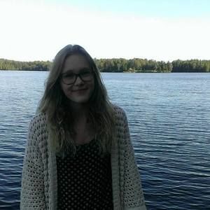 Meet your Posher, Alicia